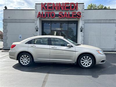 2013 Chrysler 200 Touring   - Photo 1 - Fairview Heights, IL 62208