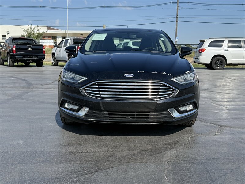 2017 Ford Fusion SE - Photo 2 - Cahokia, IL 62206