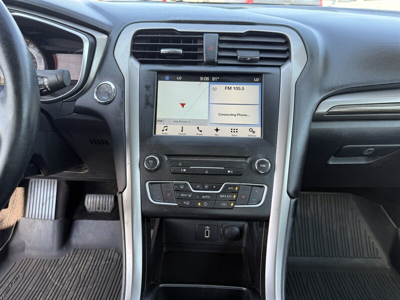 2017 Ford Fusion SE - Photo 13 - Cahokia, IL 62206
