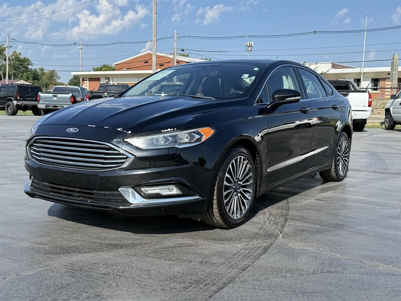 2017 Ford Fusion SE   - Photo 1 - Cahokia, IL 62206