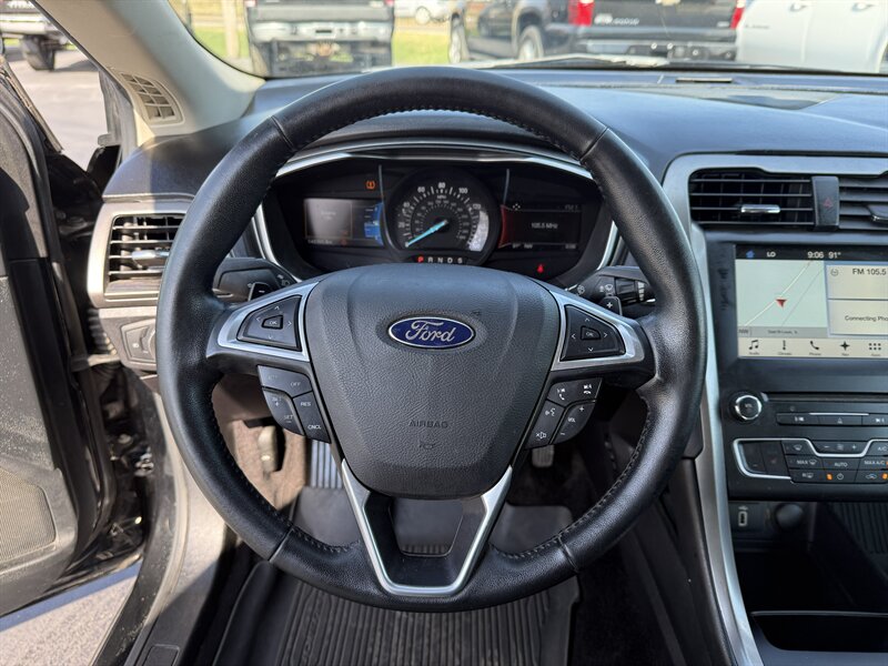 2017 Ford Fusion SE - Photo 12 - Cahokia, IL 62206