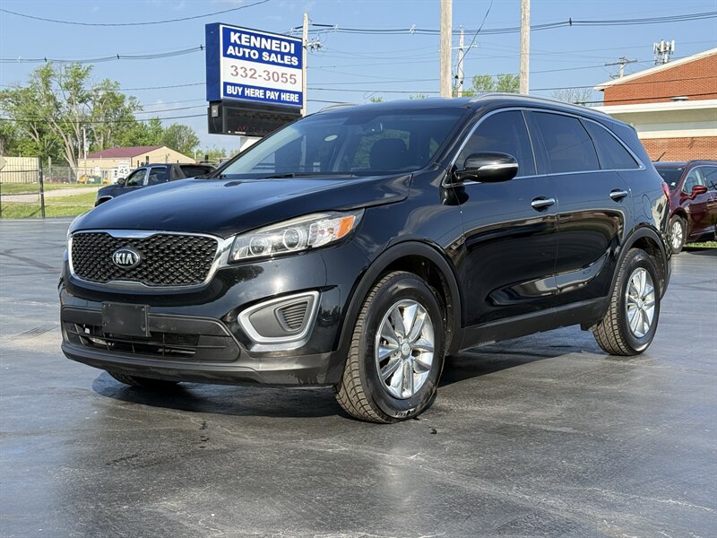2017 Kia Sorento LX   - Photo 1 - Cahokia, IL 62206