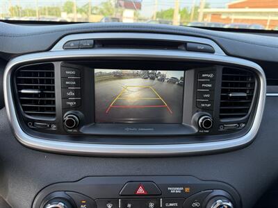 2017 Kia Sorento LX   - Photo 15 - Cahokia, IL 62206