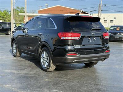 2017 Kia Sorento LX   - Photo 6 - Cahokia, IL 62206