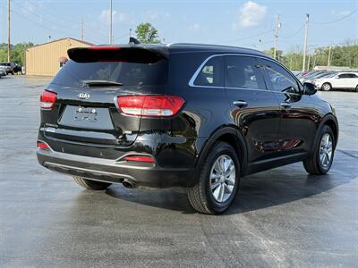 2017 Kia Sorento LX   - Photo 8 - Cahokia, IL 62206
