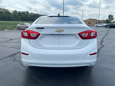 2017 Chevrolet Cruze LS Auto   - Photo 6 - Cahokia, IL 62206