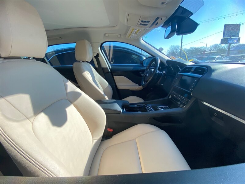 2018 Jaguar F-PACE 20d Premium - Photo 5 - Belleville, IL 62226
