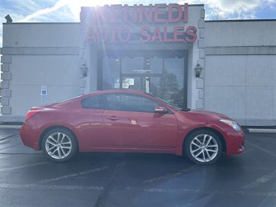 2010 Nissan Altima 3.5 SR   - Photo 1 - Fairview Heights, IL 62208