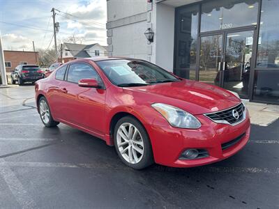 2010 Nissan Altima 3.5 SR   - Photo 2 - Fairview Heights, IL 62208