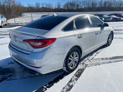 2017 Hyundai SONATA SE   - Photo 5 - Cahokia, IL 62206