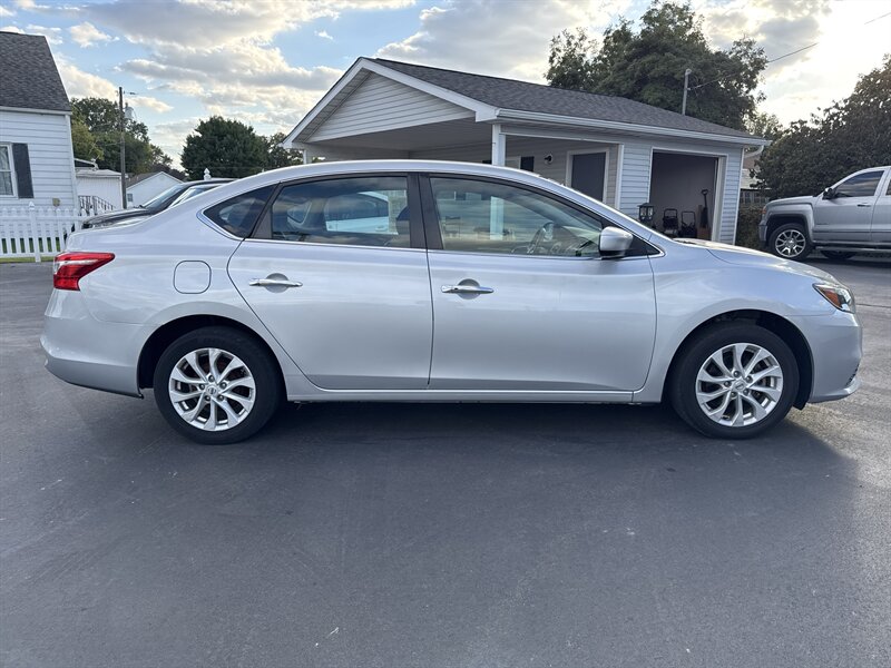 2019 Nissan Sentra SL - Photo 6 - Millstadt, IL 62260