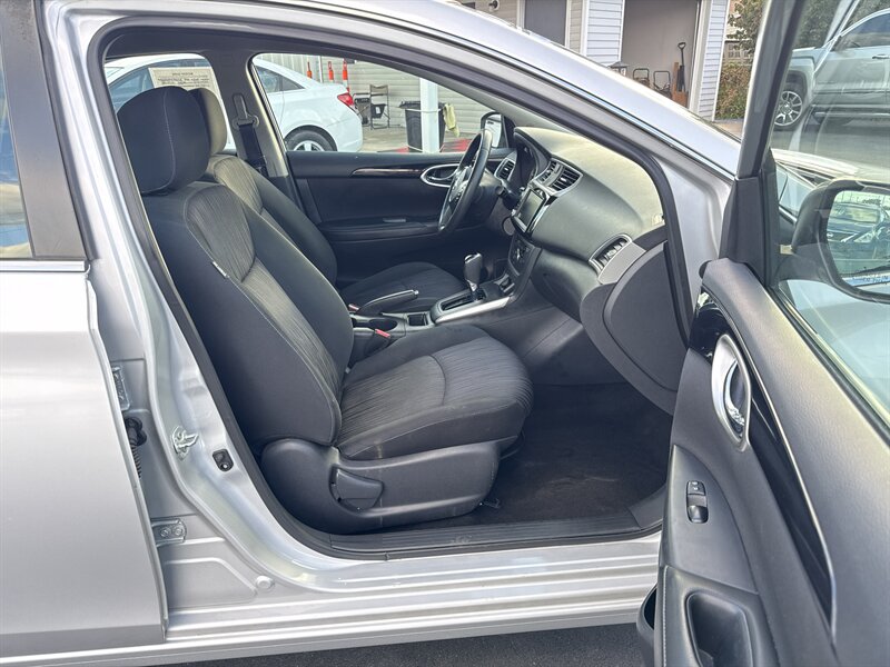 2019 Nissan Sentra SL - Photo 17 - Millstadt, IL 62260