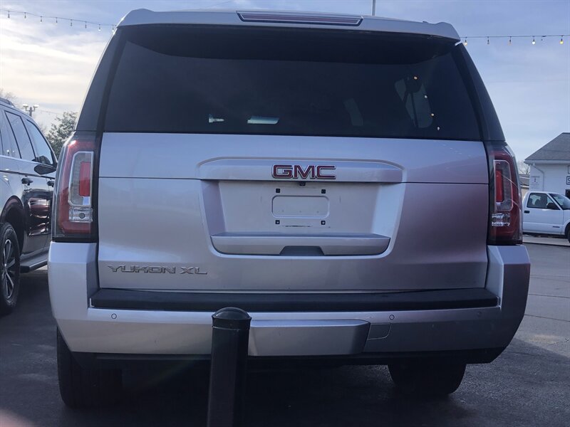 2015 GMC Yukon XL SLE photo 7