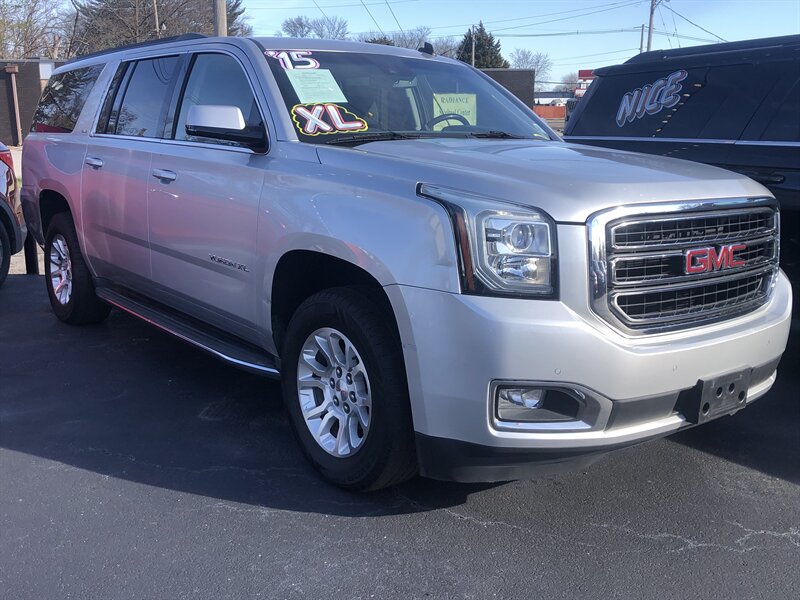 2015 GMC Yukon XL SLE photo 2