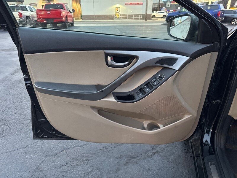 2016 Hyundai ELANTRA Limited - Photo 13 - Millstadt, IL 62260