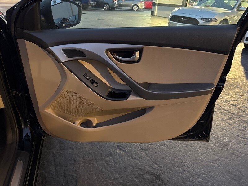 2016 Hyundai ELANTRA Limited - Photo 23 - Millstadt, IL 62260