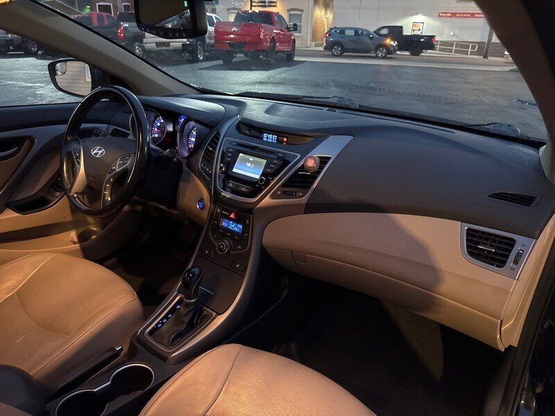 2016 Hyundai ELANTRA Limited - Photo 25 - Millstadt, IL 62260