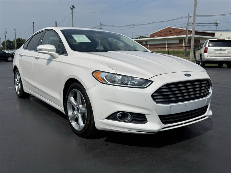 2013 Ford Fusion SE - Photo 5 - Cahokia, IL 62206