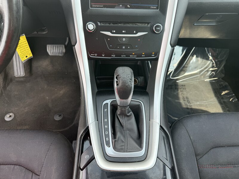 2013 Ford Fusion SE - Photo 14 - Cahokia, IL 62206