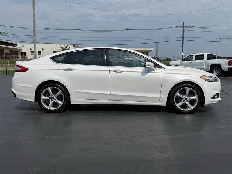 2013 Ford Fusion SE - Photo 6 - Cahokia, IL 62206