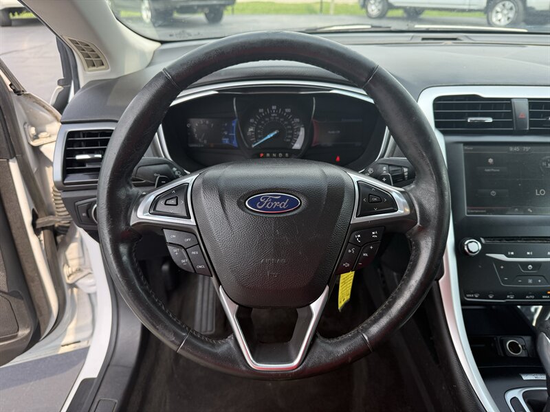2013 Ford Fusion SE - Photo 12 - Cahokia, IL 62206