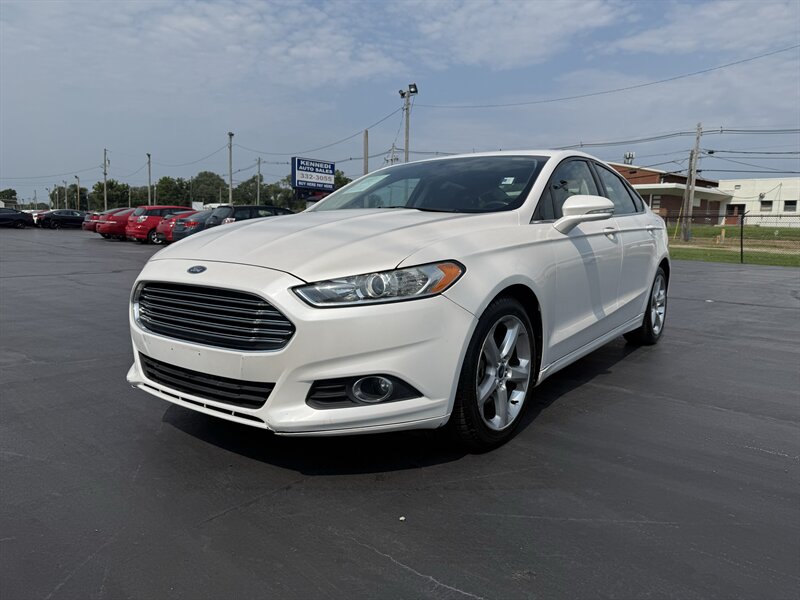 2013 Ford Fusion SE   - Photo 1 - Cahokia, IL 62206