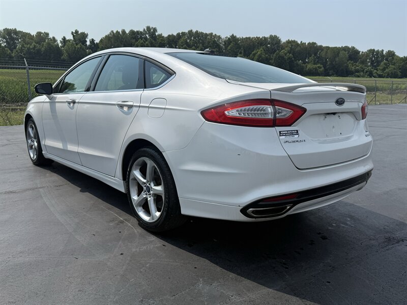 2013 Ford Fusion SE - Photo 3 - Cahokia, IL 62206