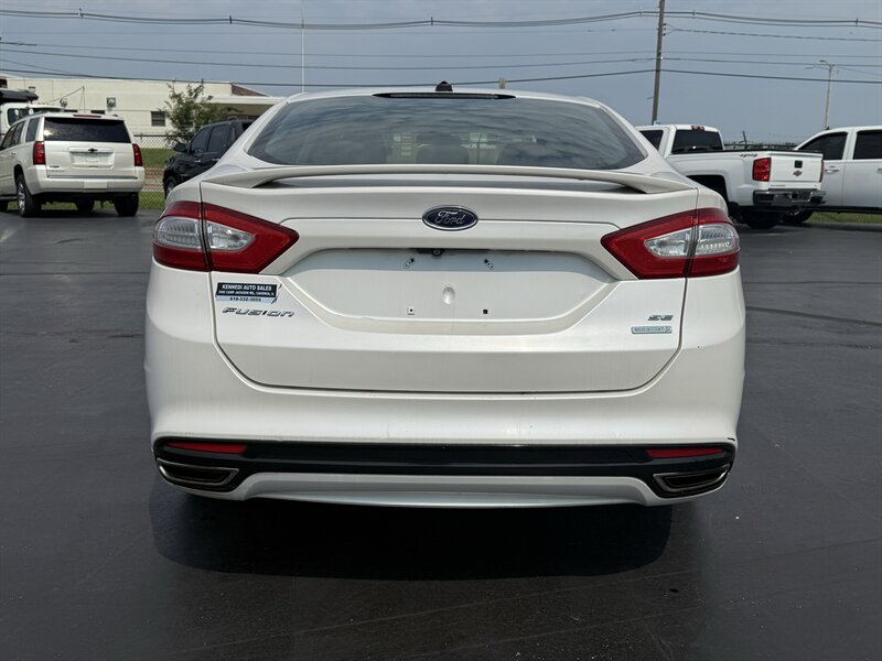 2013 Ford Fusion SE - Photo 8 - Cahokia, IL 62206