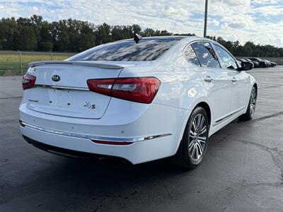 2014 Kia Cadenza Premium   - Photo 8 - Cahokia, IL 62206