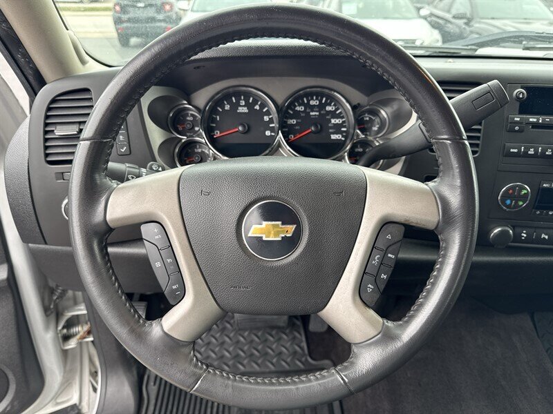 2011 Chevrolet Silverado 1500 LT - Photo 12 - Millstadt, IL 62260