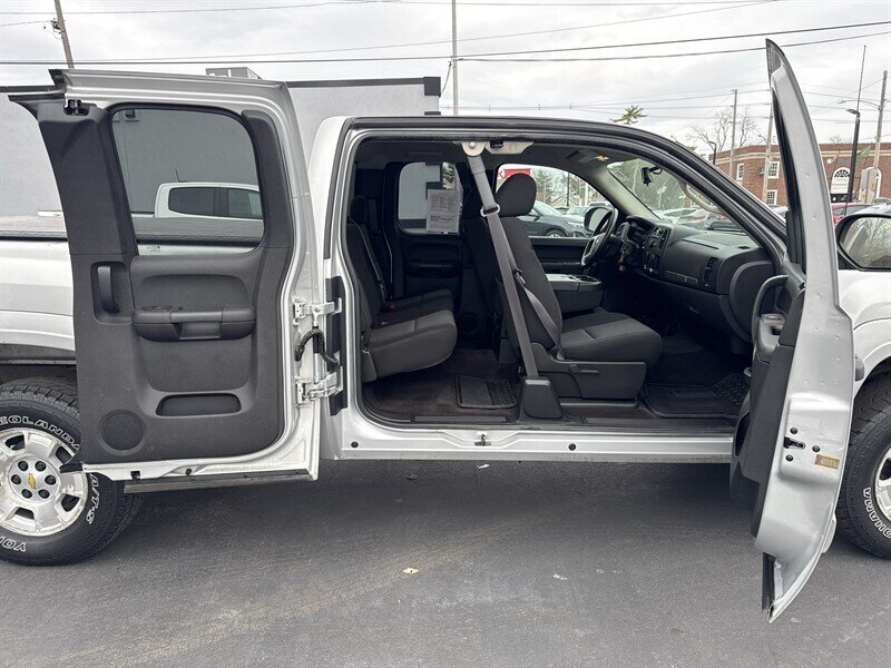 2011 Chevrolet Silverado 1500 LT - Photo 23 - Millstadt, IL 62260