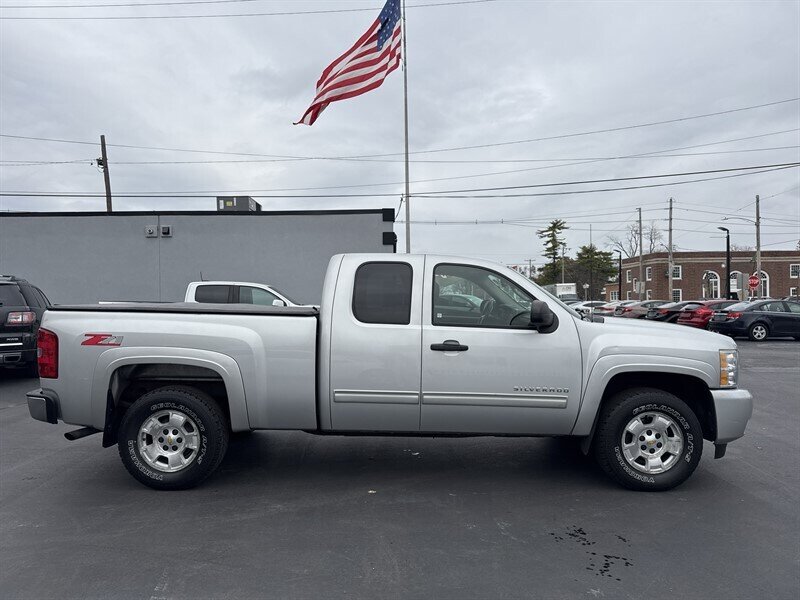2011 Chevrolet Silverado 1500 LT - Photo 6 - Millstadt, IL 62260