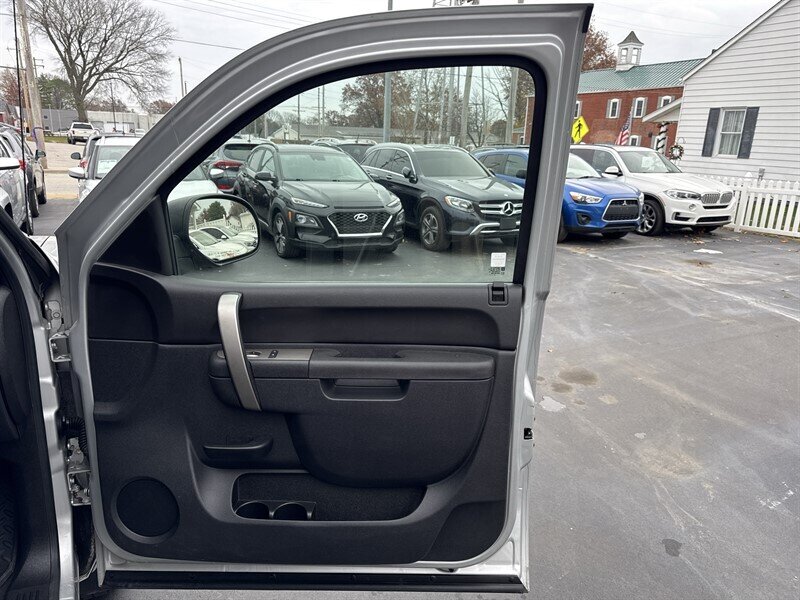 2011 Chevrolet Silverado 1500 LT - Photo 21 - Millstadt, IL 62260