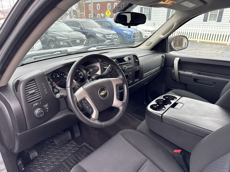 2011 Chevrolet Silverado 1500 LT - Photo 11 - Millstadt, IL 62260