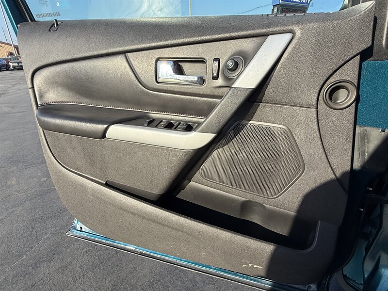 2011 Ford Edge SEL - Photo 16 - Cahokia, IL 62206