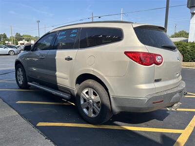 2012 Chevrolet Traverse LT   - Photo 5 - Fairview Heights, IL 62208