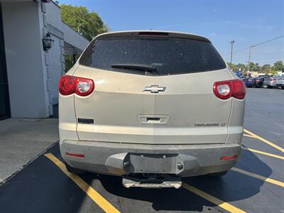 2012 Chevrolet Traverse LT   - Photo 7 - Fairview Heights, IL 62208