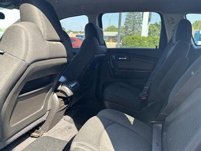 2012 Chevrolet Traverse LT   - Photo 9 - Fairview Heights, IL 62208
