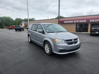 2015 Dodge Grand Caravan SXT   - Photo 2 - Cahokia, IL 62206