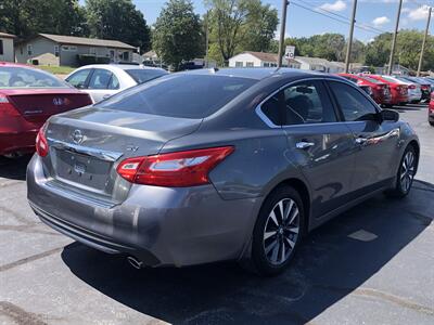 2016 Nissan Altima 2.5   - Photo 5 - Belleville, IL 62226