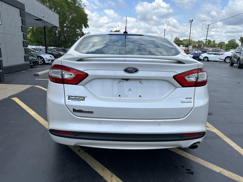 2016 Ford Fusion SE - Photo 7 - Fairview Heights, IL 62208