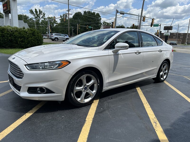 2016 Ford Fusion SE - Photo 3 - Fairview Heights, IL 62208