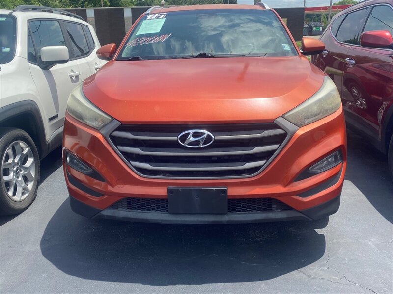 2016 Hyundai TUCSON SE   - Photo 1 - Belleville, IL 62226
