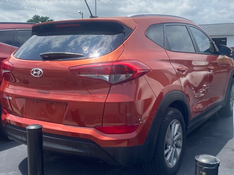 2016 Hyundai TUCSON SE - Photo 7 - Belleville, IL 62226