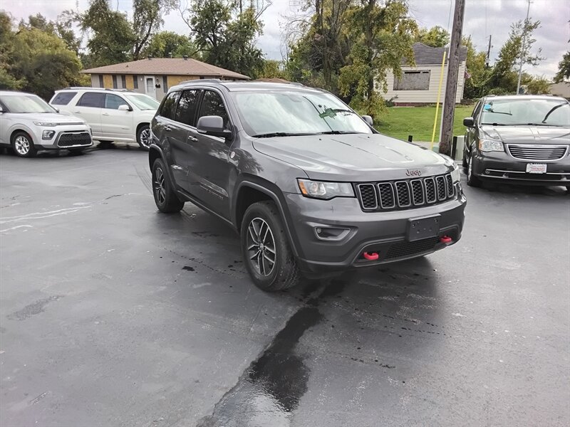 2017 Jeep Grand Cherokee Trailhawk - Photo 2 - Cahokia, IL 62206