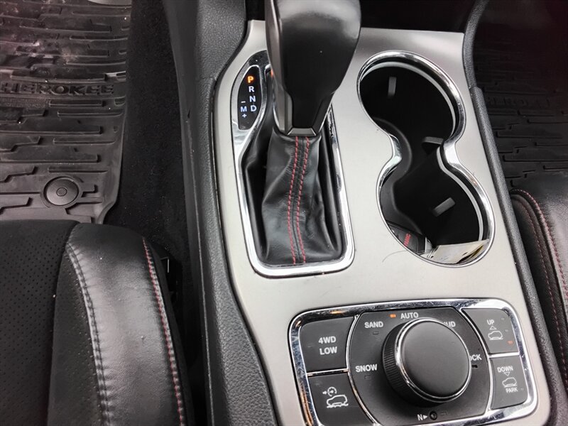 2017 Jeep Grand Cherokee Trailhawk - Photo 7 - Cahokia, IL 62206