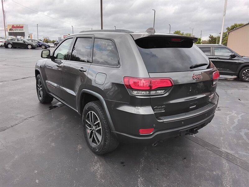 2017 Jeep Grand Cherokee Trailhawk - Photo 4 - Cahokia, IL 62206