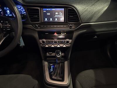 2020 Hyundai Elantra SEL   - Photo 14 - Millstadt, IL 62260