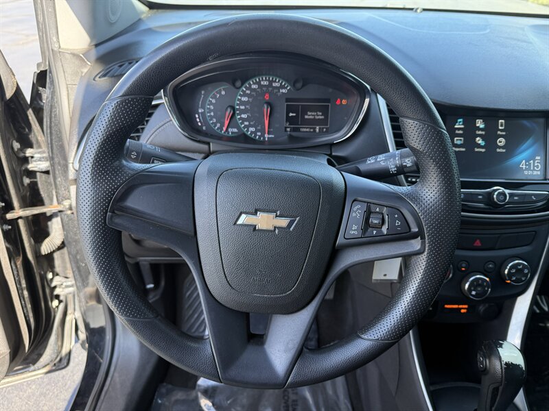 2017 Chevrolet Trax LS - Photo 13 - Cahokia, IL 62206