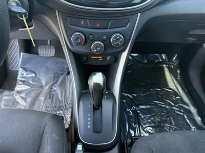 2017 Chevrolet Trax LS - Photo 15 - Cahokia, IL 62206